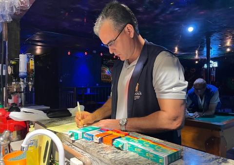 Fiscalização flagra adolescentes bêbados e tadalafilas expostas em bares de Manaus