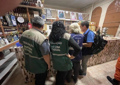 Bares são autuados durante fiscalização em Manaus 