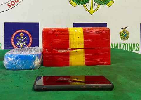 Polícia encontra droga avaliada em R$ 140 mil em lata de lixo de embarcação no Amazonas