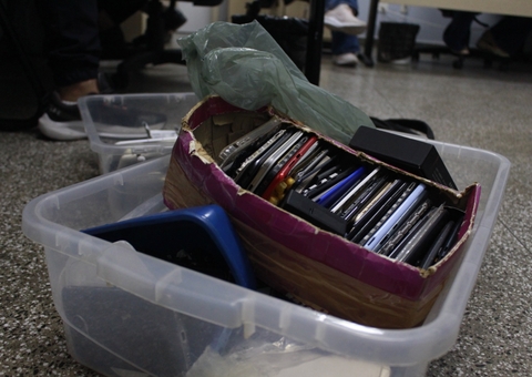 Polícia prende donos de assistência técnica com celulares roubados na Redenção