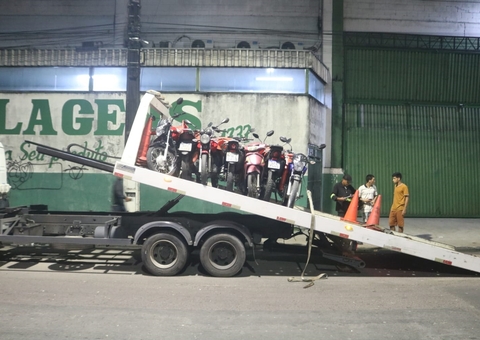 Operação apreende 30 veículos e emite 80 autos de infração em Manaus