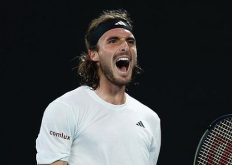Tsitsipas vence 10º jogo seguido e volta às semifinais do Australian Open