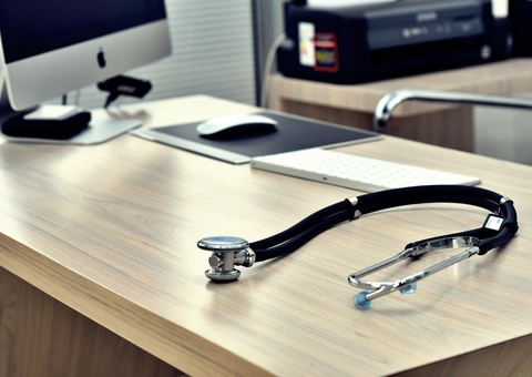 Médico e enfermeira são flagrados fazendo sexo em hospital público