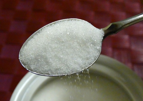 Adoçante Xilitol pode aumentar risco de AVC, aponta estudo