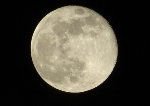 Superlua e eclipse estão previstos para a próxima madrugada