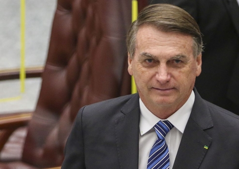 TSE dá prazo para Bolsonaro se manifestar em processo