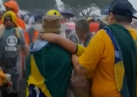 Sobe para 89 o número de pessoas atingidas por raio em ato pró-Bolsonaro