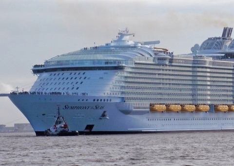 Turista descobre câmera escondida em banheiro de cruzeiro de luxo