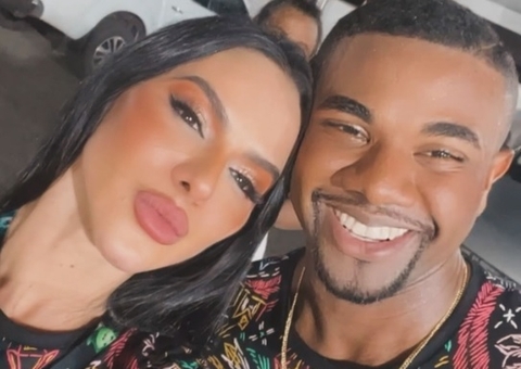 Musa do Garantido publica foto com Davi e ex-bbb se declara: “Te amo"