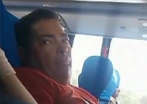 Passageira finge estar dormindo e grava homem se masturbando em ônibus