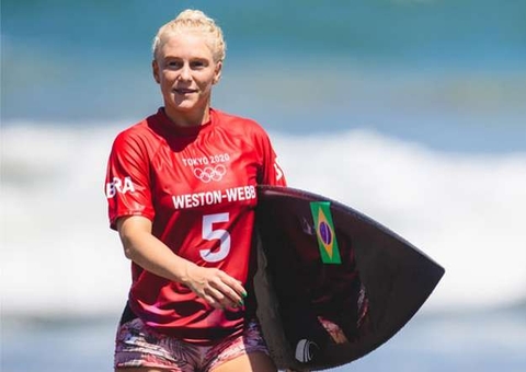 Brasileira Tatiana Weston-Webb é eliminada nas oitavas de final do surfe 
