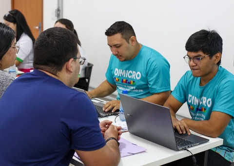 'Sine nos Bairros' leva serviços à população em quatro pontos em Manaus