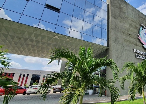 TCE divulga novo edital de concurso com salários de até R$ 8 mil em Manaus