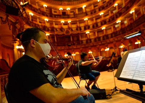 Auxílio estadual para profissionais do turismo deve ser pago ainda este mês