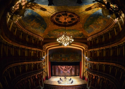 Teatro Amazonas volta a abrir as portas para receber o público