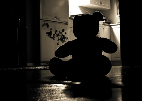 Idoso é preso por estuprar vizinha de 10 anos em Manaus e ameaçar divulgar foto íntima 