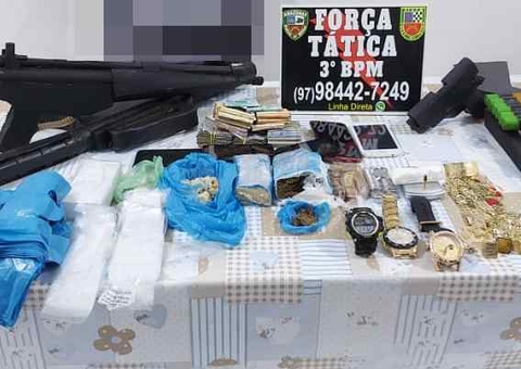 Mulher é presa em flutuante com drogas e armas no Amazonas