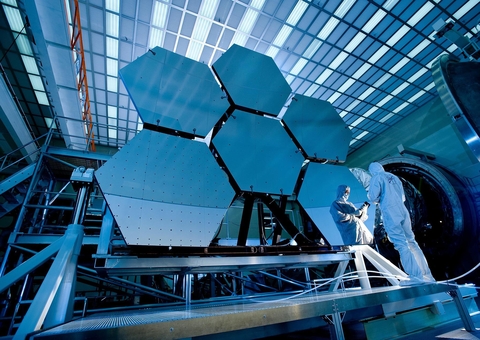 Telescópio James Webb da NASA foi atingido por micrometeorito