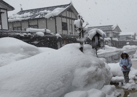 Tempestade de neve no Japão deixa 13 mortos