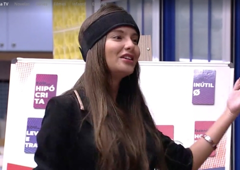 BBB21: Thaís se enrola com as palavras e é zoada na web até por Boninho