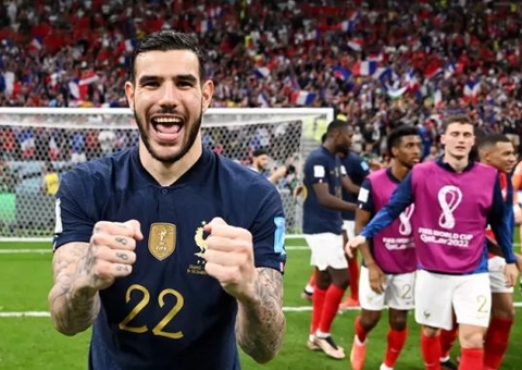 Theo Hernández mantém tradição de defensor da França marcar em semifinal