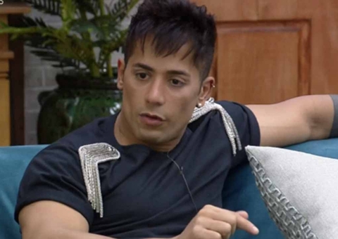 Tiago Piquilo está na roça após ser vetado de prova do fazendeiro em 'A Fazenda'