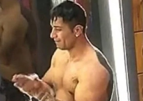 Após cirurgia de aumento, 'volume' de Tiago rouba a cena em A Fazenda