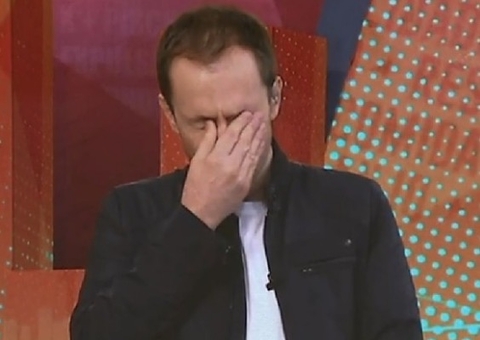 Tiago Leifert cai no choro em reencontro com brothers; vídeo