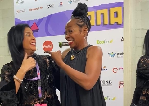 No Brasil, Tichina Arnold conhece dubladora de Rochelle; veja vídeo