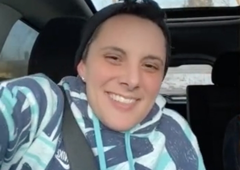 Estrela do TikTok morre aos 31 anos após acidente de carro