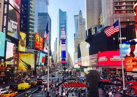Vacinação de turistas em Nova York deve começar em breve, afirma prefeito