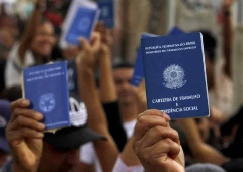 Desemprego recua a 7,8% na média de 2023, a menor desde 2014