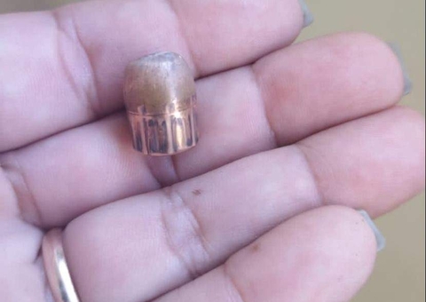 Mulher atira em vizinha por ciúmes do marido; saiba o que aconteceu