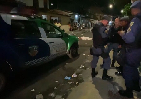 Bingo de rua termina com homem morto a tiros na frente de participantes em Manaus