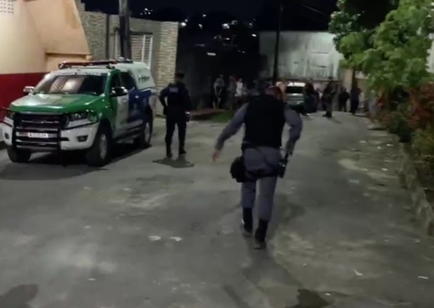 Homem com tornozeleira eletrônica é baleado durante confronto entre facções criminosas em Manaus