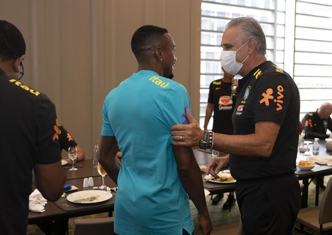 Eliminatórias: jogadores nacionais se juntam à seleção em Bogotá