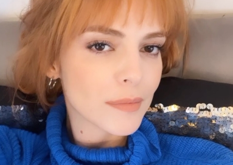 Com foto de beijão, Titi Müller assume namoro: ‘minha gata’