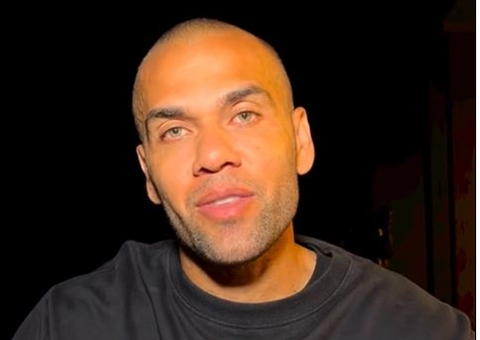 Justiça espanhola aceita pedido de liberdade de Daniel Alves e estipula fiança milionária