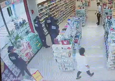 Homem é preso ao ser flagrado furtando drogaria na Av. Djalma Batista