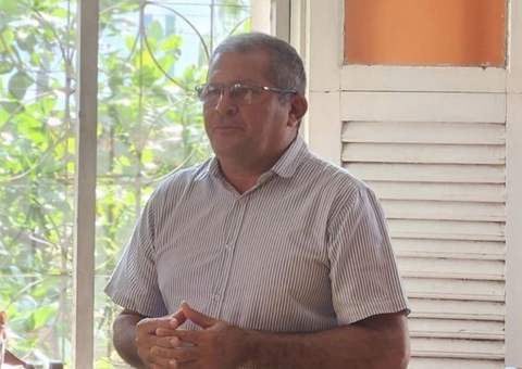 Prefeito de Codajás quebra a perna ao tentar fugir de agressor