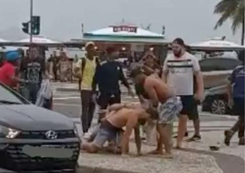 Torcedores de Fluminense e Argentinos Juniors brigam na orla do Rio