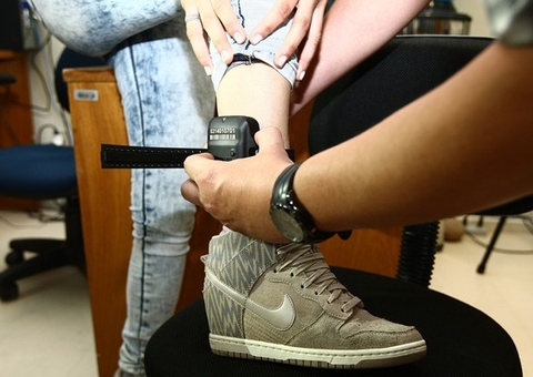 Senador quer liberar presos para frequentar cultos religiosos