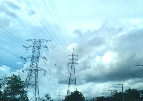 Iluminação pública gasta perto de R$ 700 mil no Iranduba