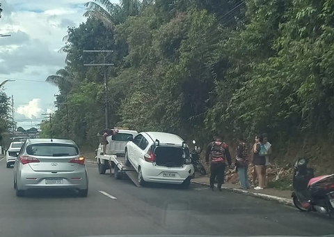 Motociclista atinge carro em acidente na avenida Rodrigo Otávio