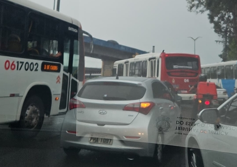 Evento de coach deixa trânsito caótico na Avenida Rodrigo Otávio e Bola do Coroado