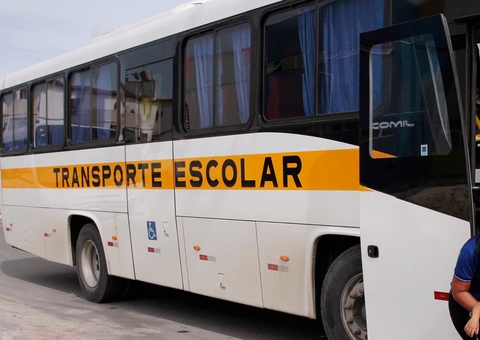 Prefeitura orienta sobre cuidados na contratação de transporte escolar em Manaus