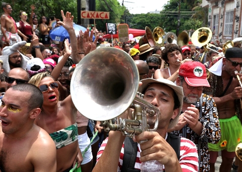 Urologista alerta para importância do uso de preservativo no carnaval