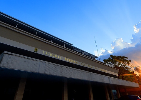 Editais abrem vagas de desembargador e advogado no TRE-AM