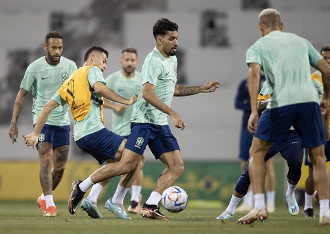 Neymar treina e confirma presença pelo Brasil nas oitavas da Copa do Mundo