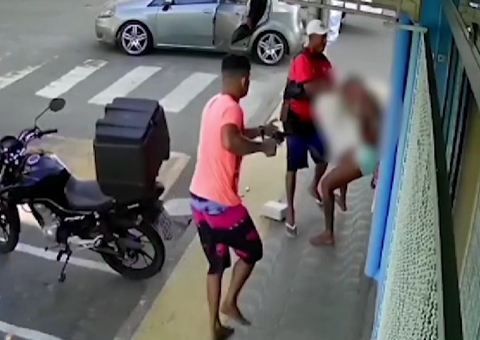 Vídeo mostra jovem sendo sequestrada pelo ‘tribunal do crime’  